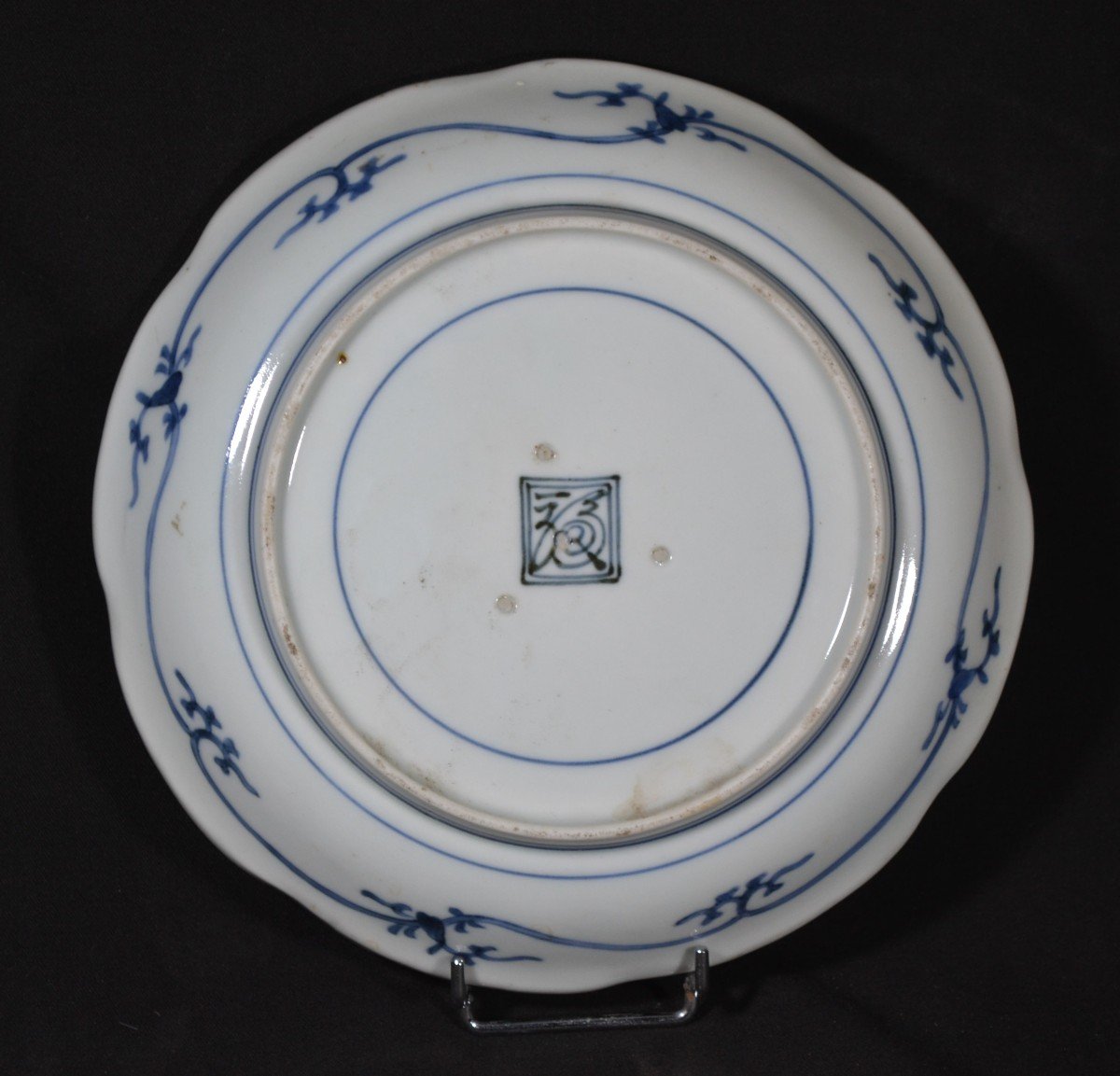 Plat, Porcelaine d'Arita Style Kakiemon.décor De Daims En Bleu De Cobalt.japon Fin  17°siècle.-photo-3
