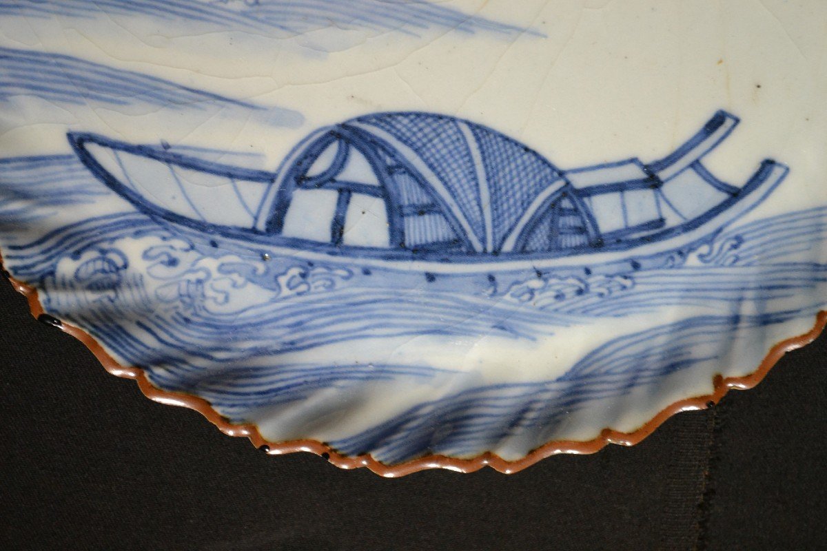 Plat En Porcelaine d'Arita En Bleu De Cobalt Sous Couverte Japon Edo  mi-17° siècle. Vers 1650.-photo-2