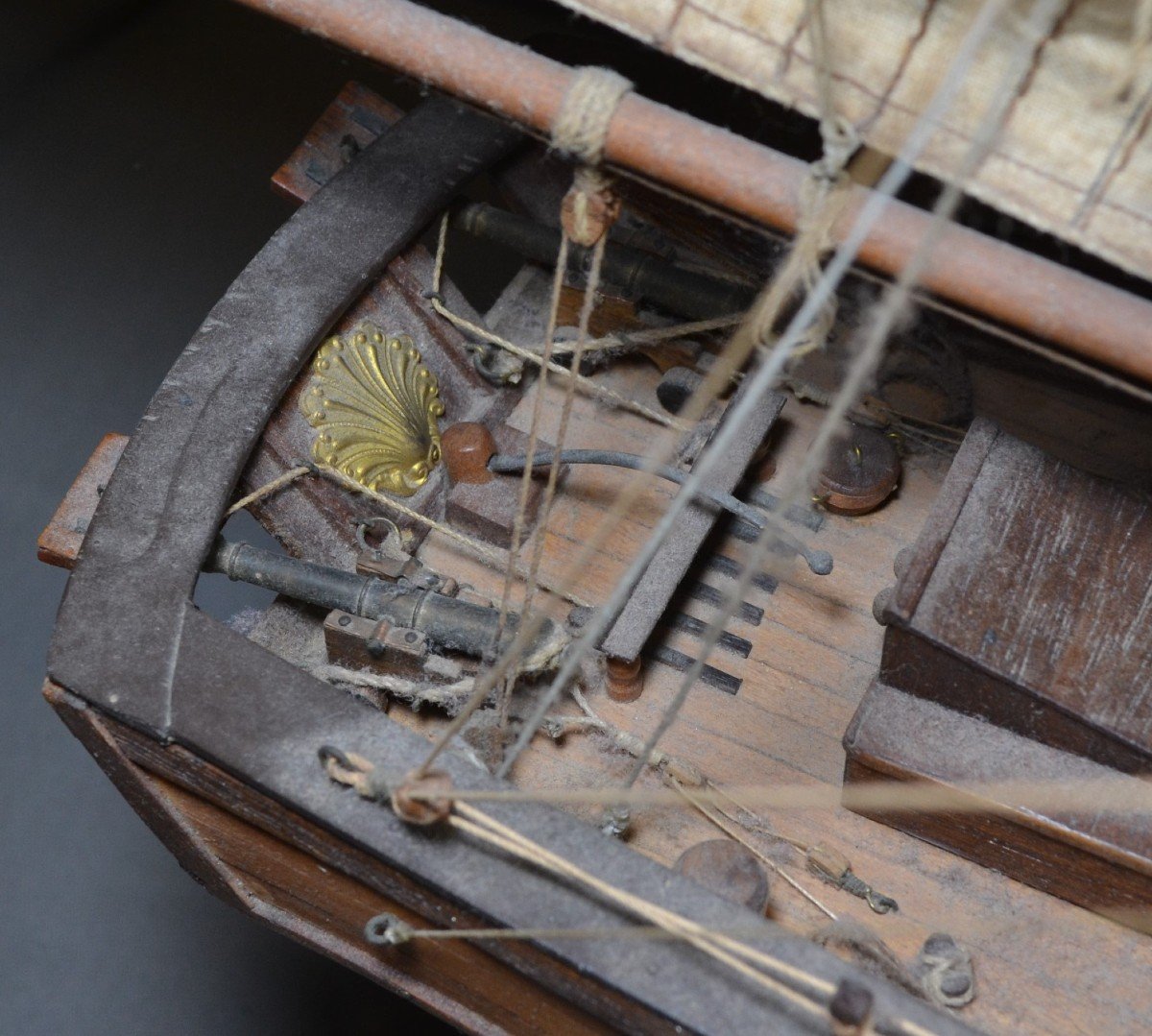 Model Of The Corsair Ship "prince De Neuchatel". Wood, Textiles And Golden Copper. 20th Century.-photo-4