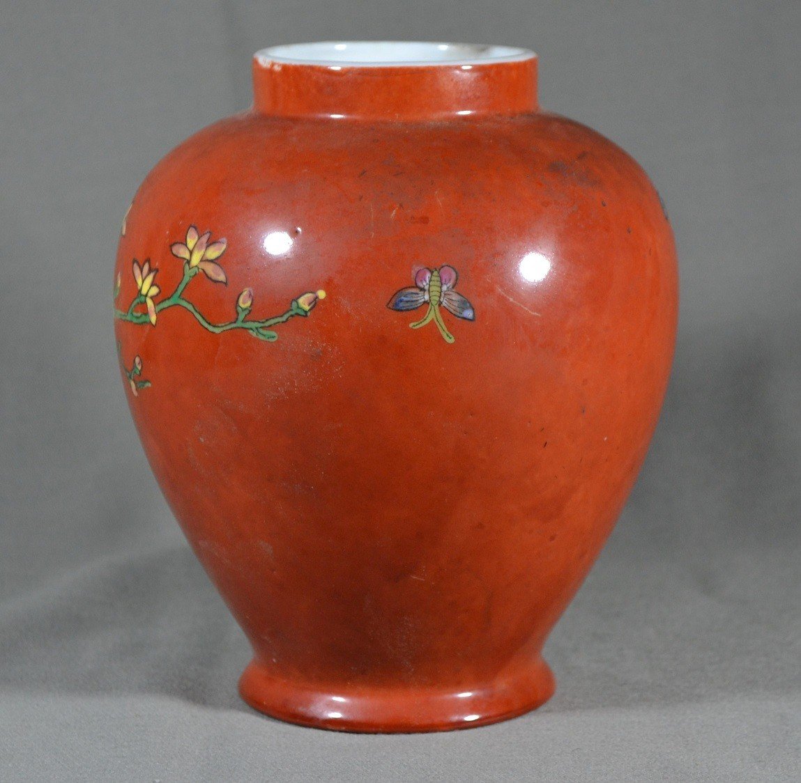 Vase Chinois En Porcelaine. Décor émaillé De Fleurs.20° Siècle.-photo-2