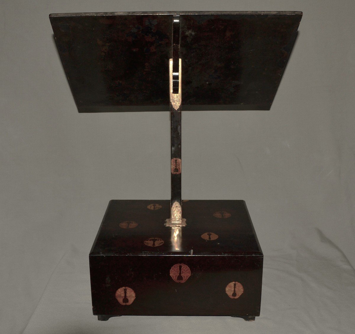Lectern In Black Lacquer Powdered With Gold. Decor Of "my". Japan Edo Period 18th Century.-photo-3