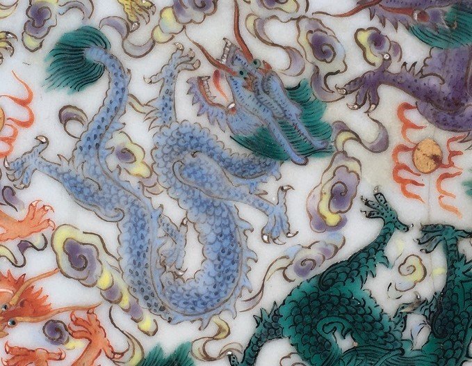 Chinese Porcelain Dish Decorated With 5 Dragons And Sacred Pearls. Qing Dynasty 19th Century.-photo-3