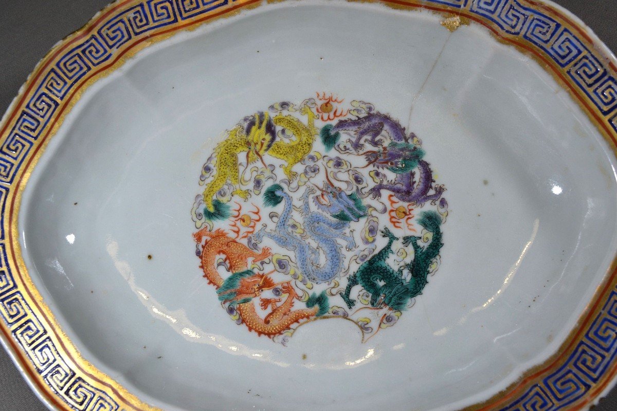 Chinese Porcelain Dish Decorated With 5 Dragons And Sacred Pearls. Qing Dynasty 19th Century.-photo-3