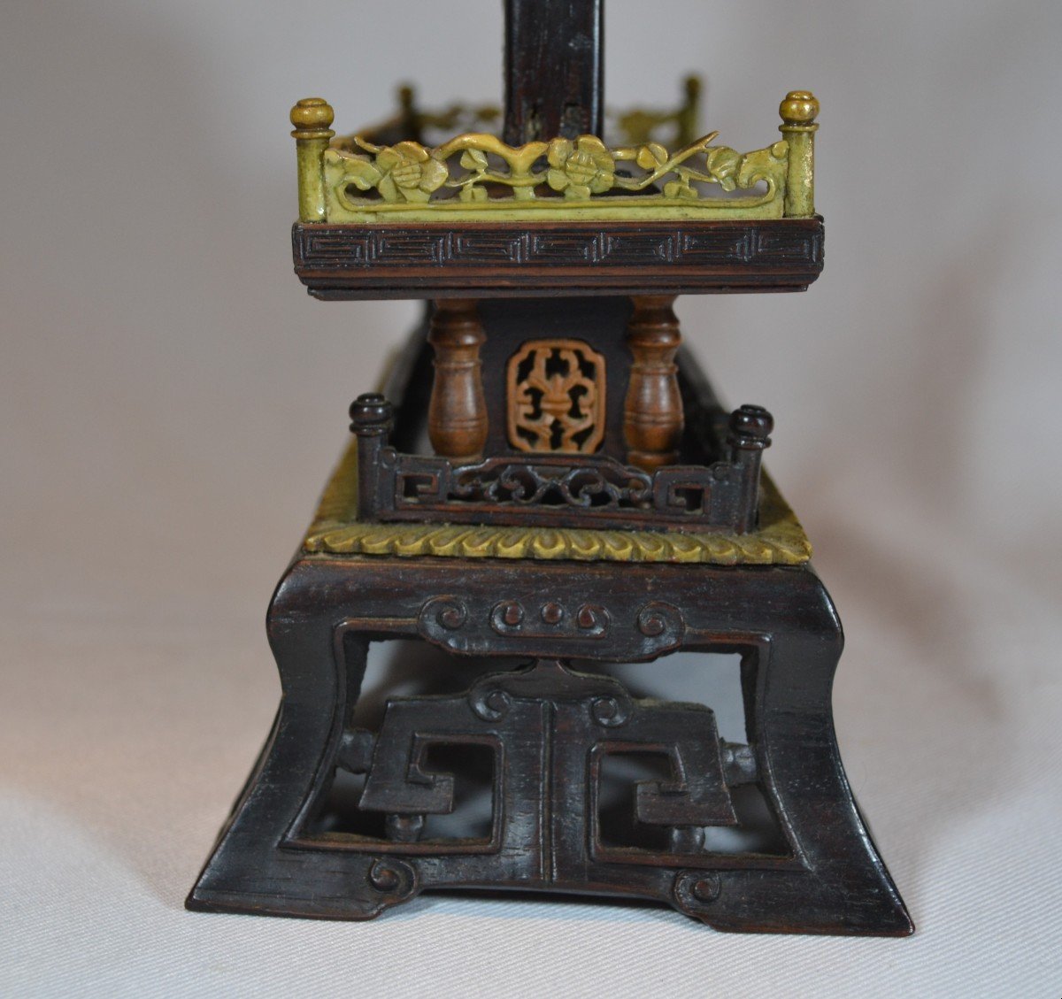 Socle En Bois Sculpté Pour Disque Bi. Chine époque Qing 19° Siècle Ou Avant.-photo-5