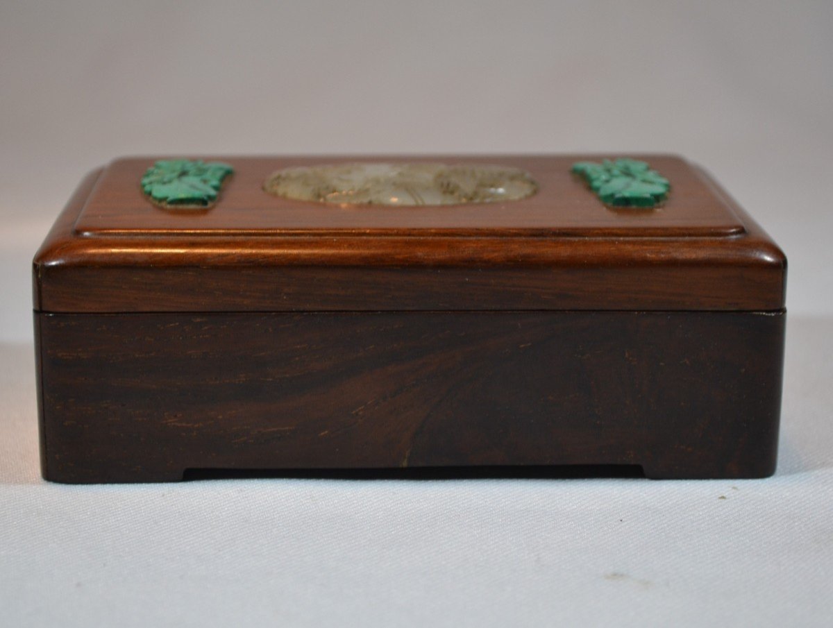 Chinese White Jade Jewelry From The Ming Period. 15°-16° Century. Lately Encrusted On A Box.-photo-2