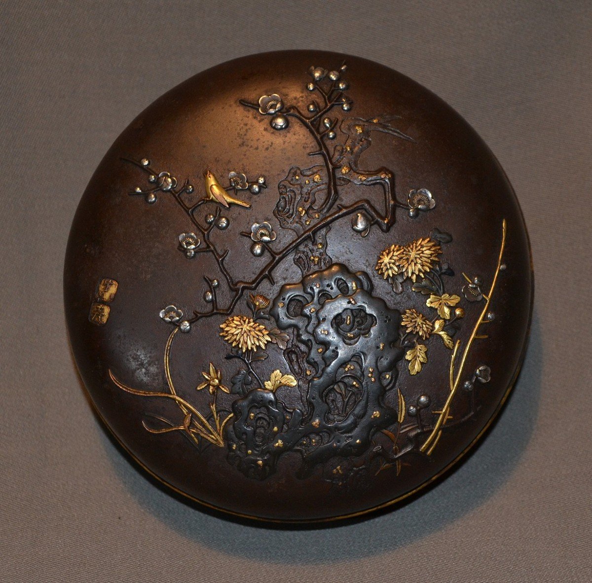 Boite En Fer Incrusté De Métaux Précieux. Travail Japonais 19° Siècle.edo-meiji.-photo-2