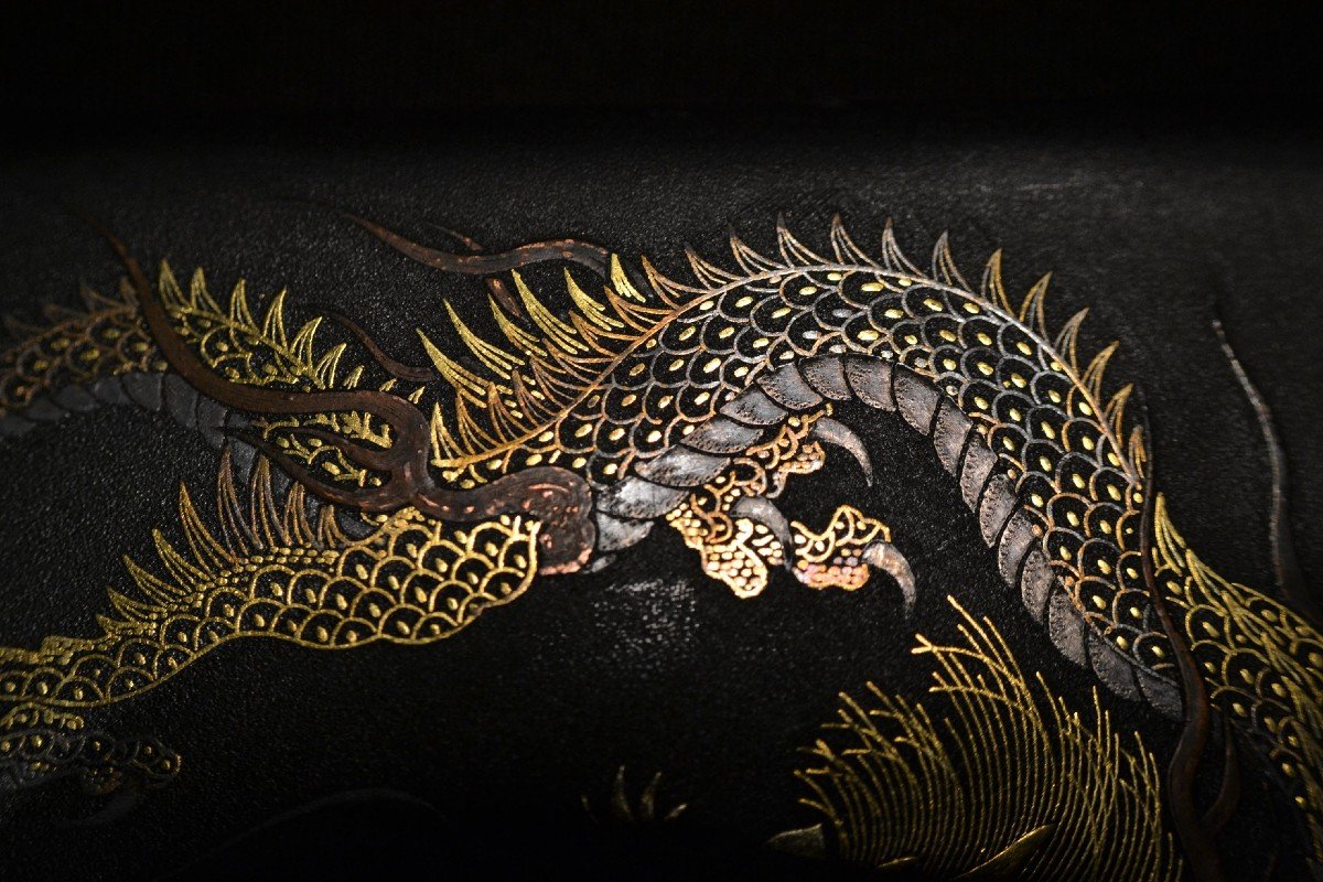 Porte Cigarette En Fer Damasquiné De Métaux Précieux. Japon Période Meiji Vers 1900.-photo-2