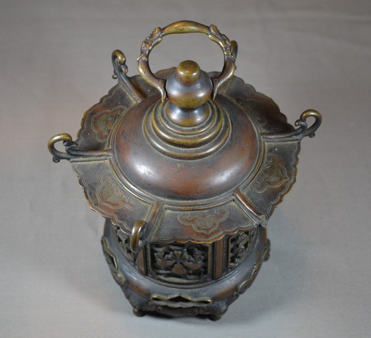 Lanterne à Suspendre En Bronze (tsuri Toro).rare Décor De Croix Chrétienne.japon Période Edo.-photo-2