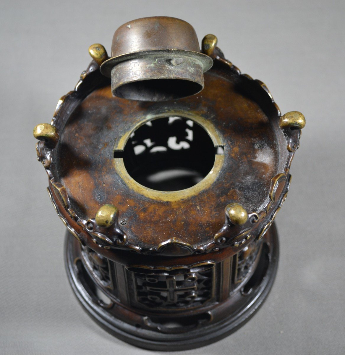 Lanterne à Suspendre En Bronze (tsuri Toro).rare Décor De Croix Chrétienne.japon Période Edo.-photo-4