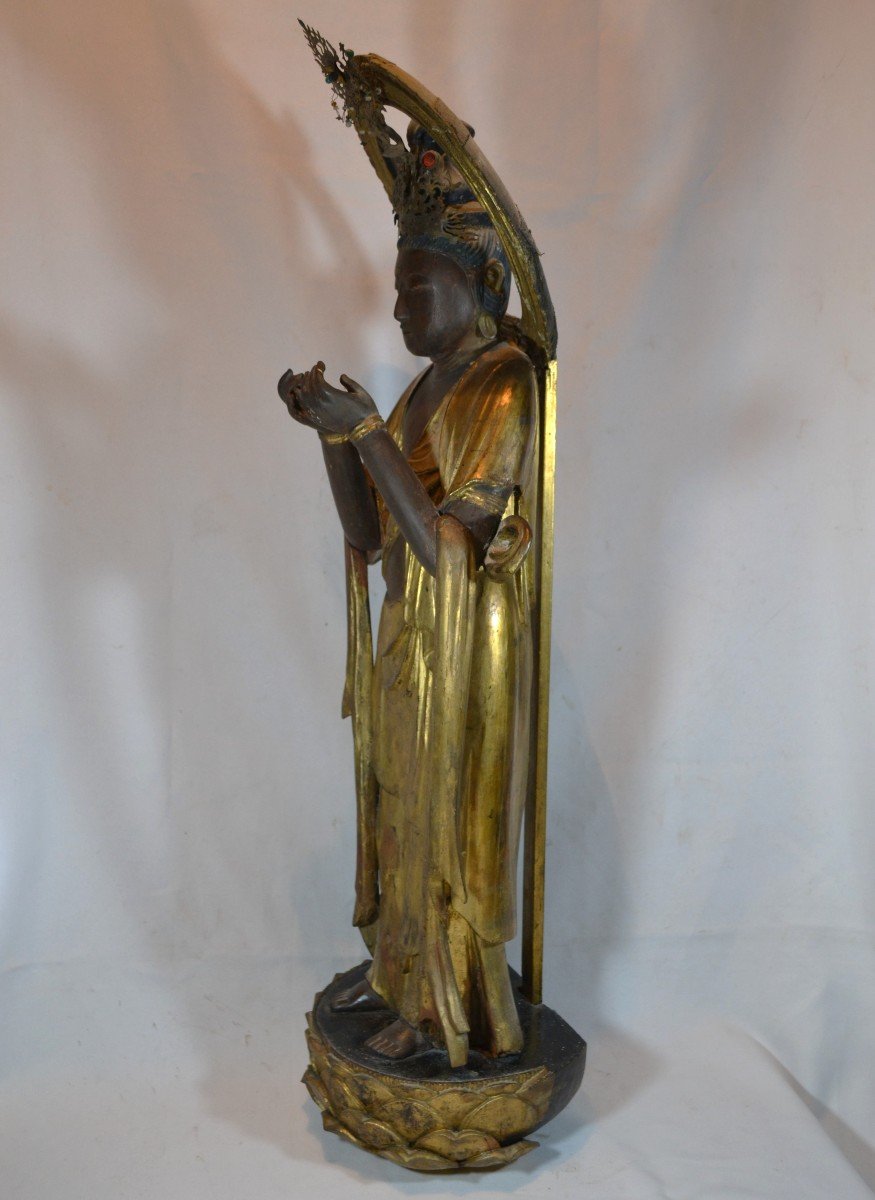 Kwannon In Golden Lacquered Wood. Japan Early Edo Period Or Earlier. -photo-5
