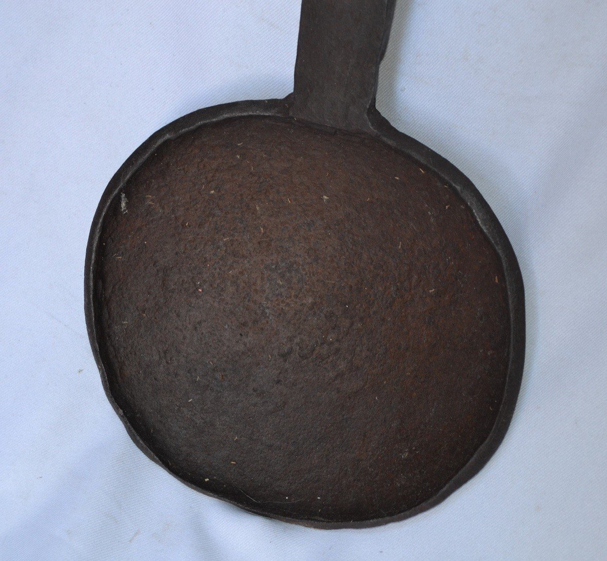 Louche En Fer Forgé Incrusté De Bronze. -photo-6