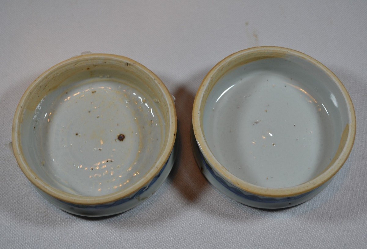 Paire De Jarres Couvertes En Porcelaine De Chine Blanc Et Bleu.epoque 17° Siècle.-photo-2