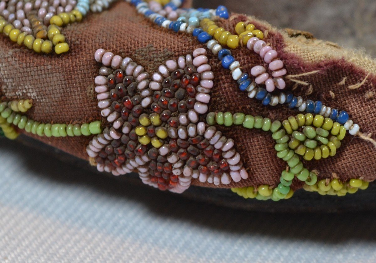 Pair Of Baba-nyonya Leather And Pearl Shoes. China Circa 1900.-photo-1