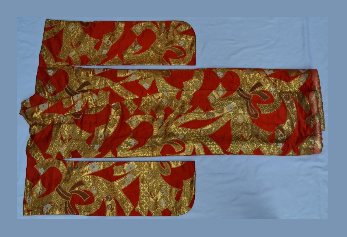 Japanese Wedding Kimono (ushikake). Silver And Gold Embroidered Silk. Japan Showa Era 1960s.-photo-1