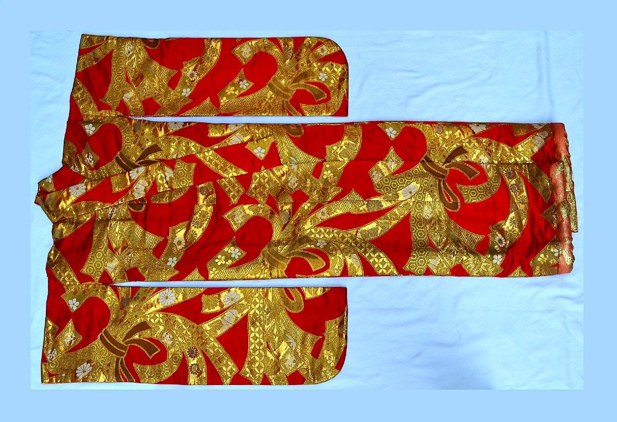 Japanese Wedding Kimono (ushikake). Silver And Gold Embroidered Silk. Japan Showa Era 1960s.