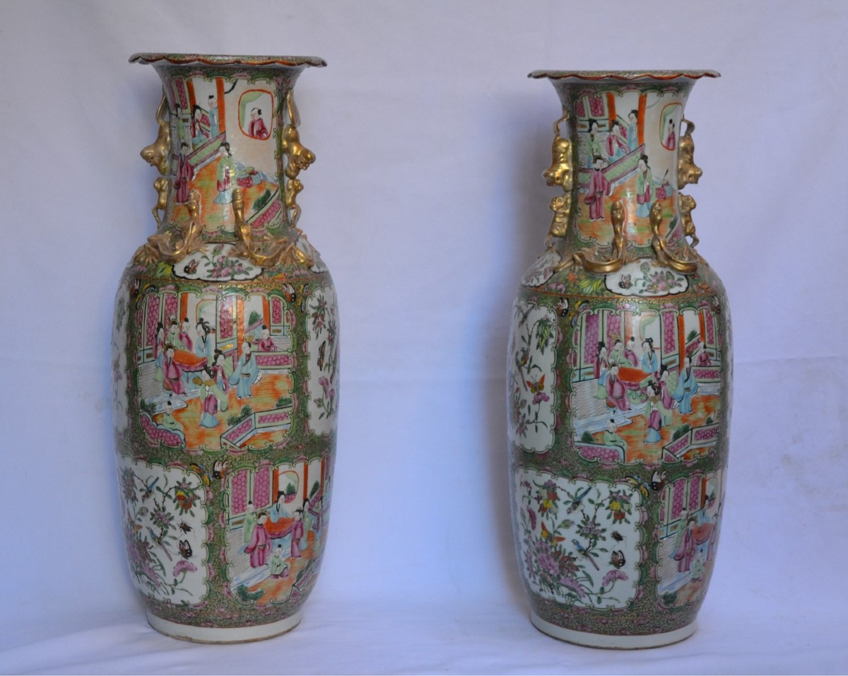 Pair Of Canton-style Porcelain Vases. China, 19th Century.