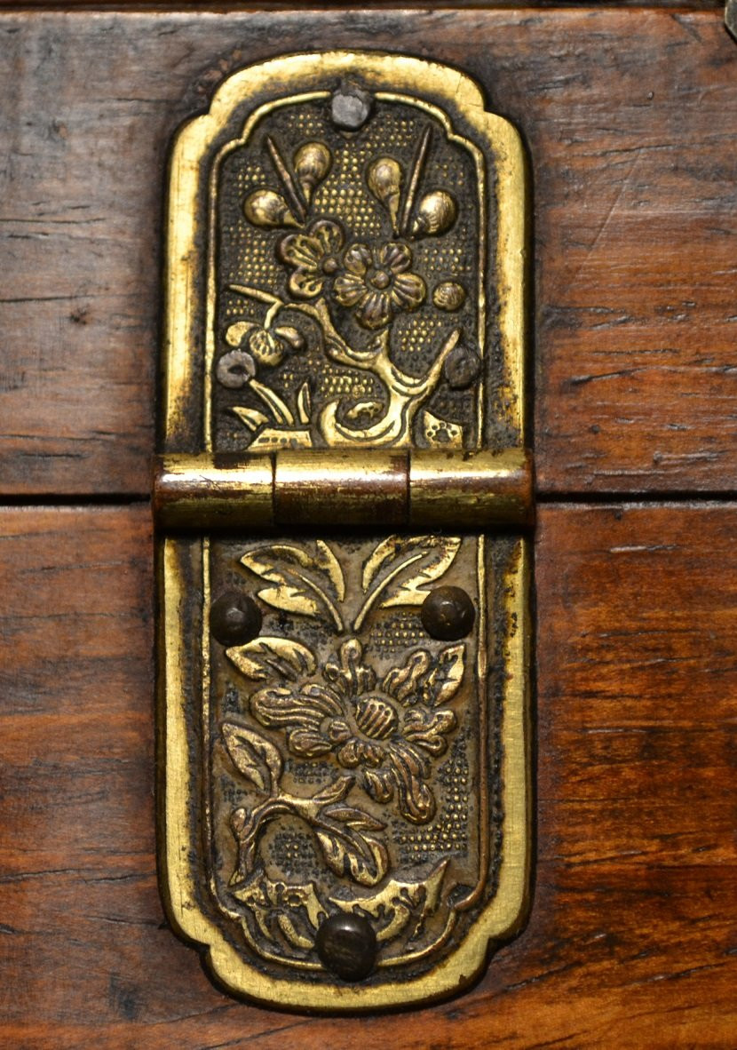 Boite en bois de Huanghuali et bronze doré.Chine 18° siècle.  -photo-4