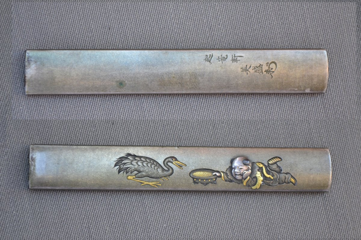 Kozuka en Shibuichi incruté de métaux précieux par Unno Bisei. Japon Meiji vers 1900-photo-4