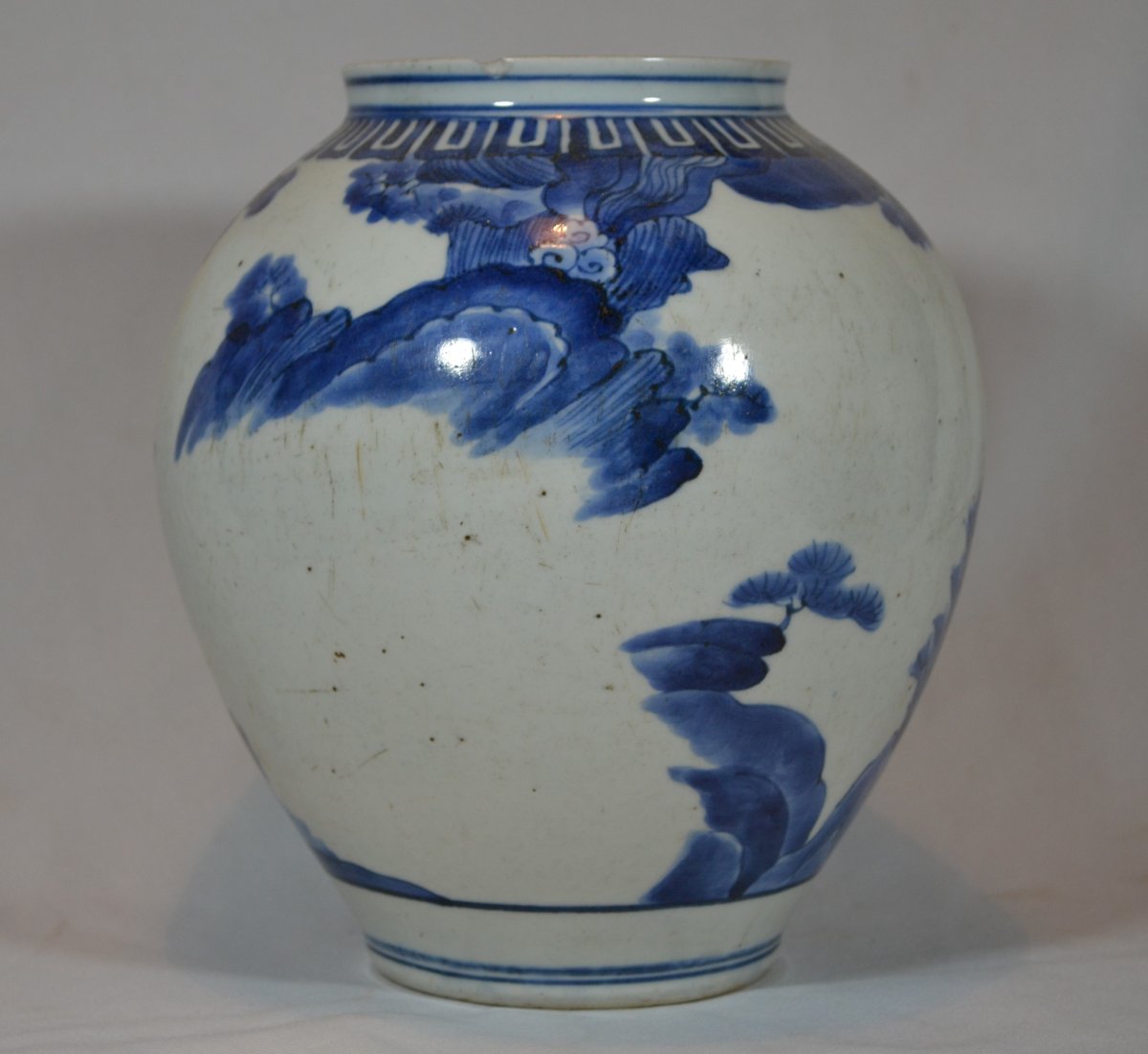 Jarre en porcelaine d'Arita blanc et bleu.Japon 17°siècle.-photo-3