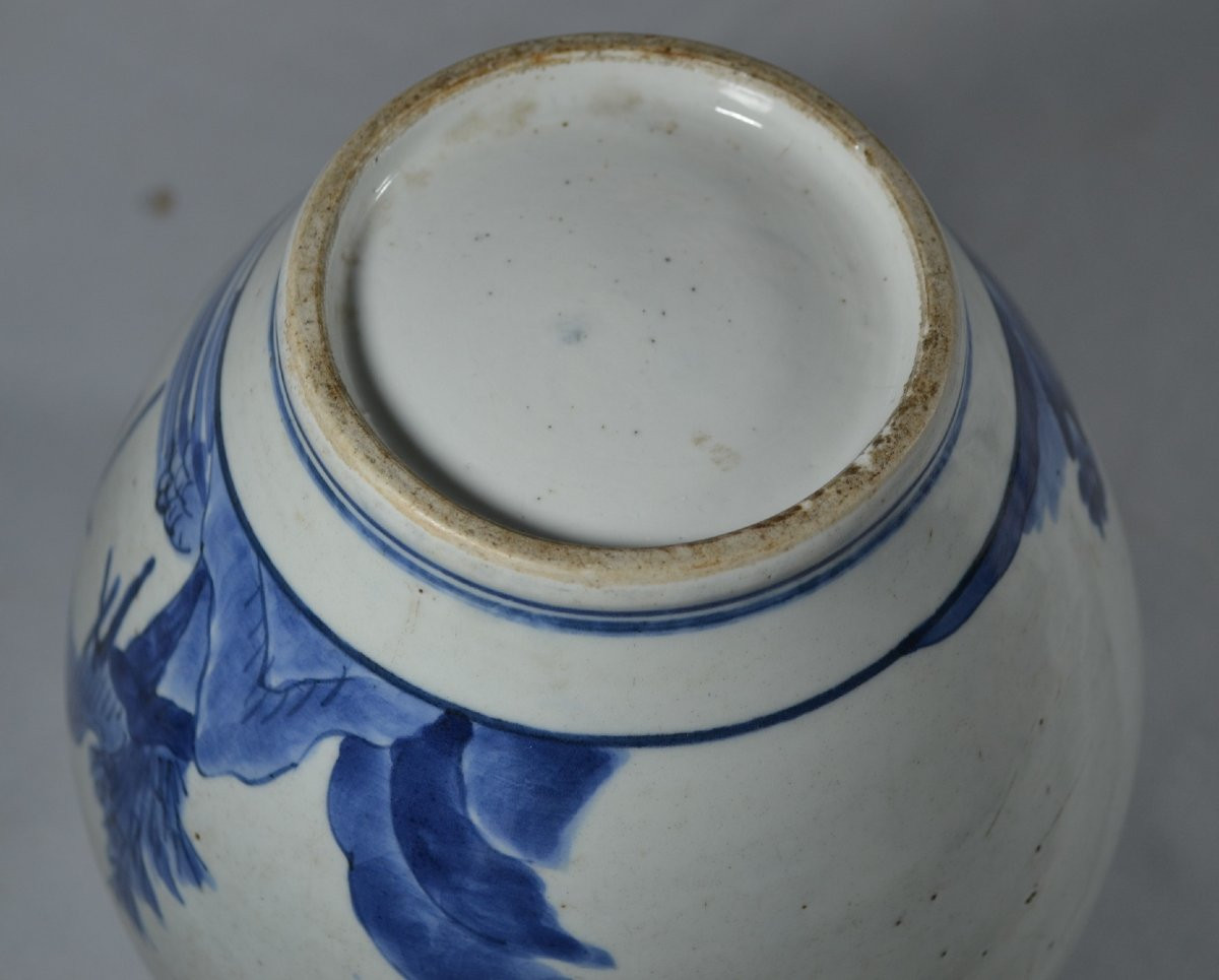 Jarre en porcelaine d'Arita blanc et bleu.Japon 17°siècle.-photo-6