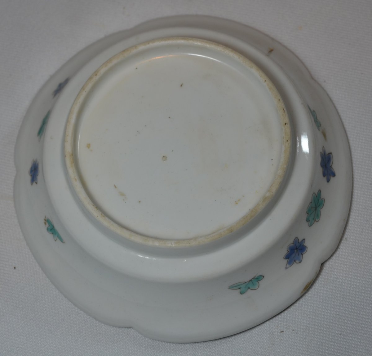 Kakiemon Porcelain Dish. Japan, Late 17th Century.-photo-2