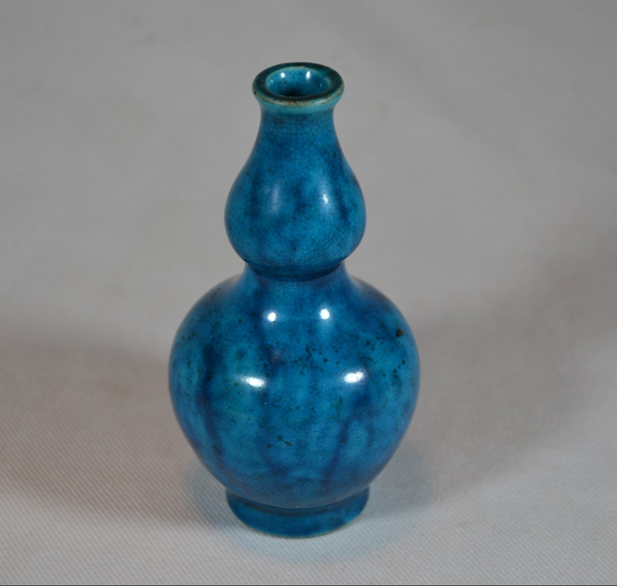 Turquoise Blue Porcelain Gourd Vase. China, 17th Century.-photo-2