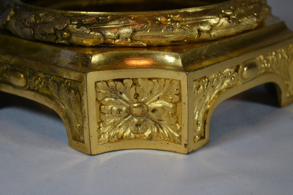 Socle en bronze doré .Style et époque louis XVI. France 18°siècle.-photo-3