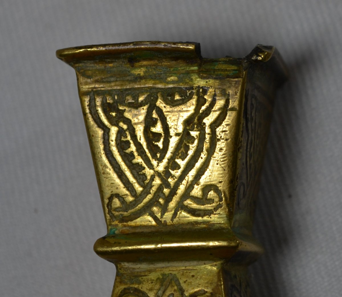 Cast Bronze Vase. Morocco Or Andalusia, 15th Century. Merenid Dynasty. -photo-3