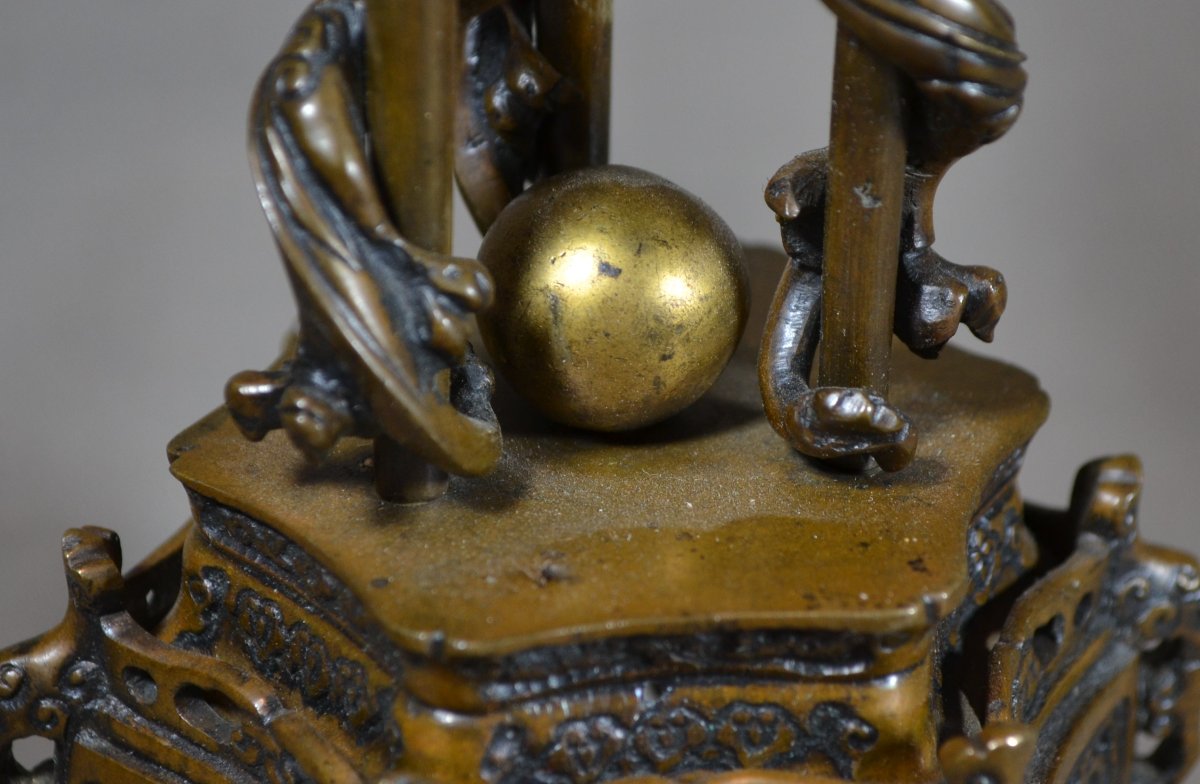 Brûle-parfums en bronze aux dragons et perle sacrée.Japon 19°siècle.  -photo-2