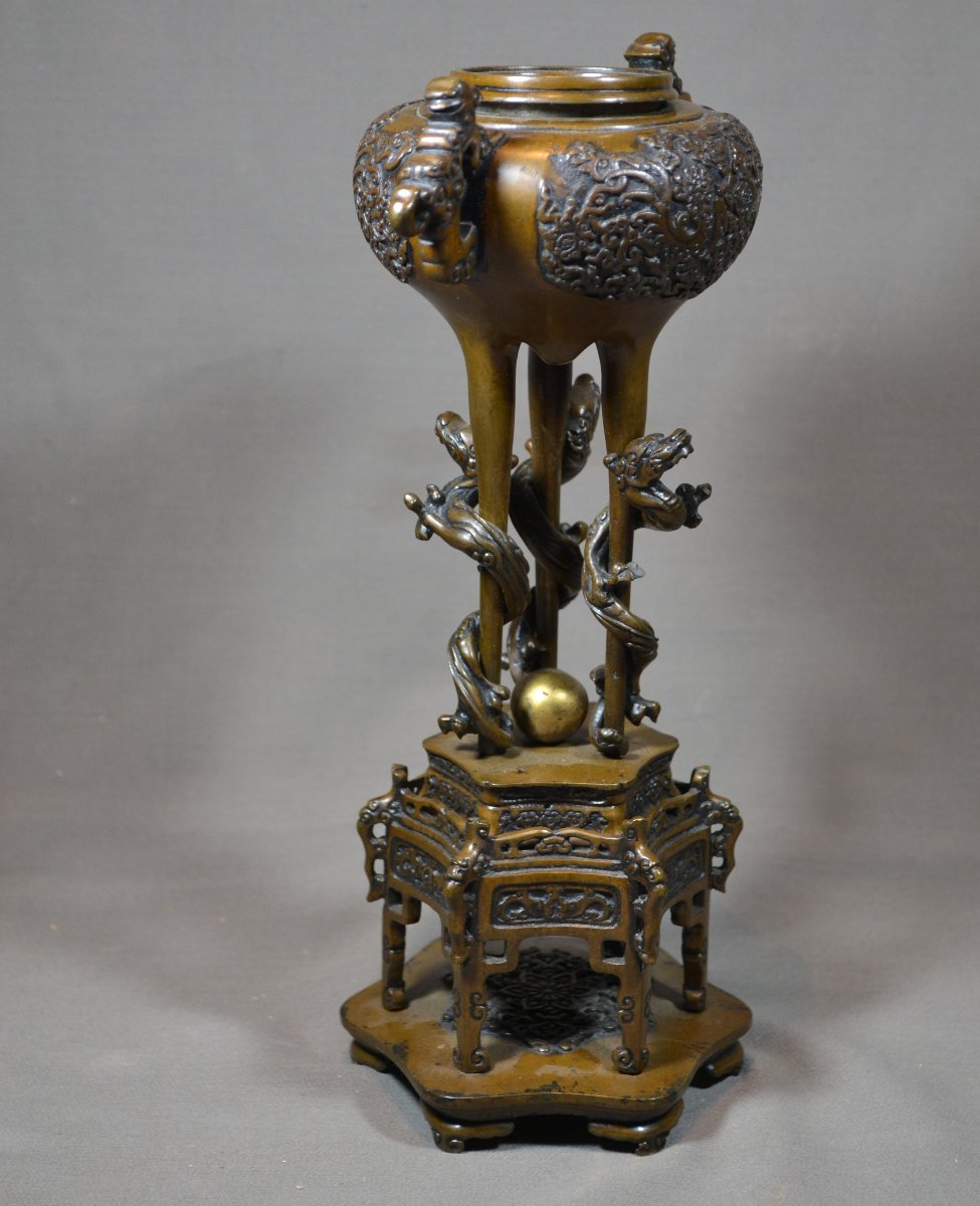 Brûle-parfums en bronze aux dragons et perle sacrée.Japon 19°siècle.  -photo-1