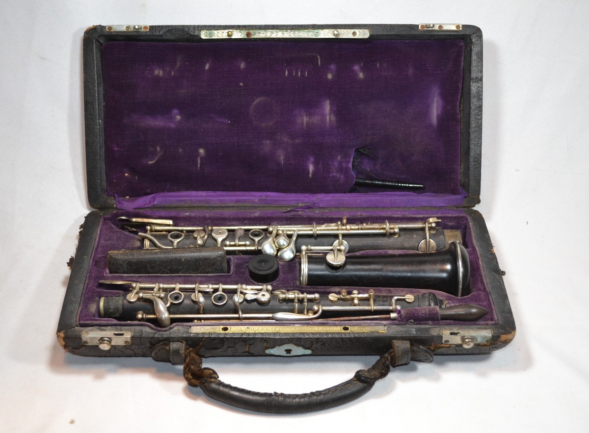 Hautbois par F Lorée dans sa boite d'origine.Paris, marque F17 1886. 