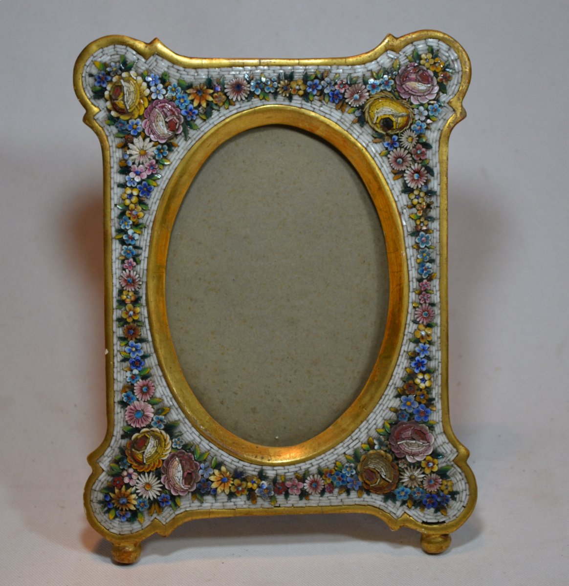 Cadre en bois doré.Micro Mosaique de verre.Venise 19°siècle. -photo-2