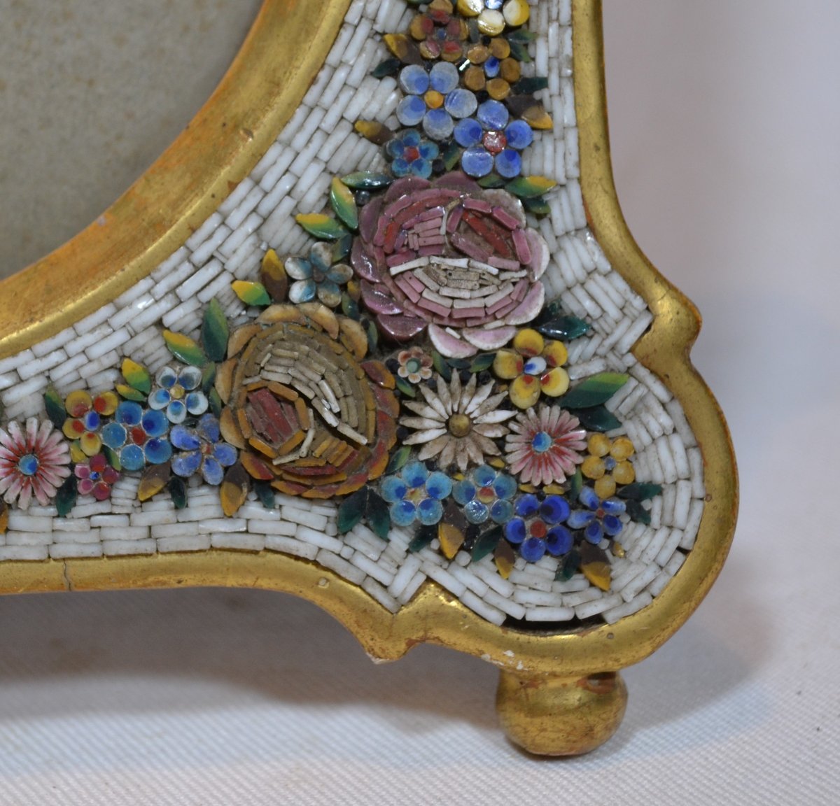 Cadre en bois doré.Micro Mosaique de verre.Venise 19°siècle. -photo-3