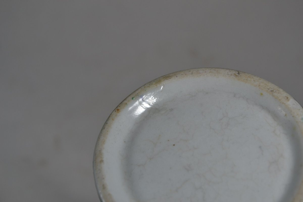 Apple Green Cracked Glazed Porcelain Vase. Qing Dynasty China.-photo-8