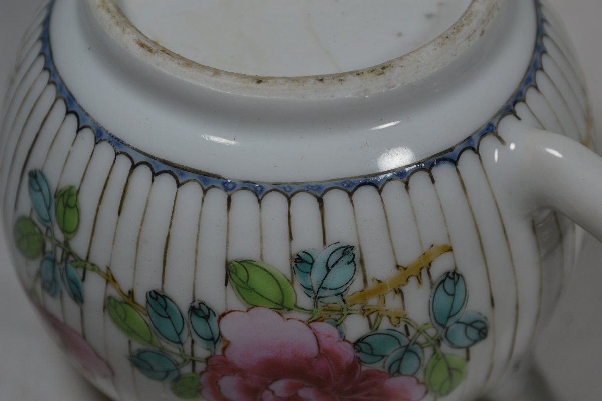 Chinese Porcelain Teapot. Qianlong Reign, 18th Century. -photo-4