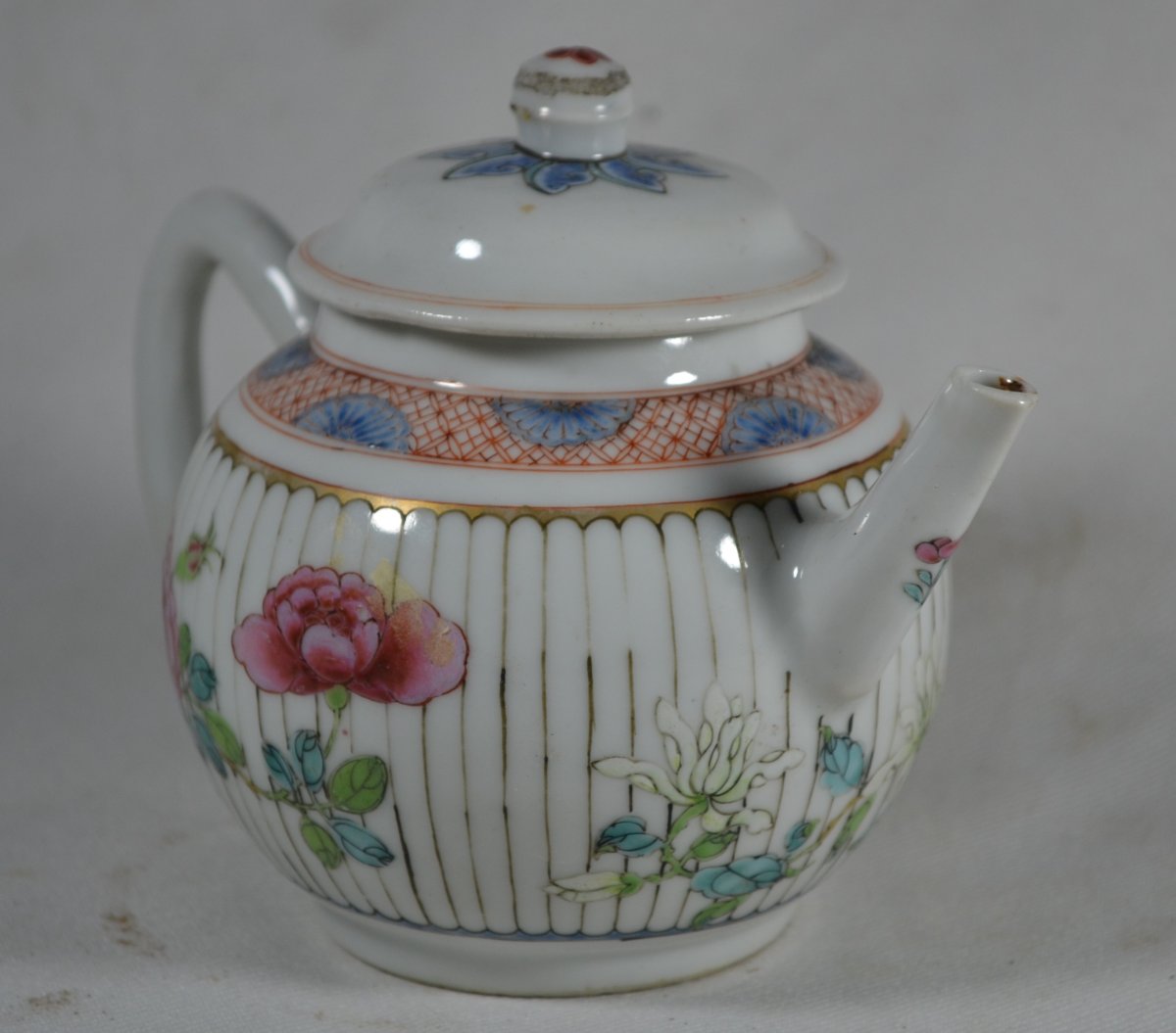 Chinese Porcelain Teapot. Qianlong Reign, 18th Century. -photo-8