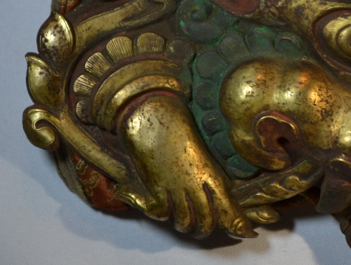 Masque de Kirtimukha en cuivre doré. Tibet 19° siècle. -photo-5