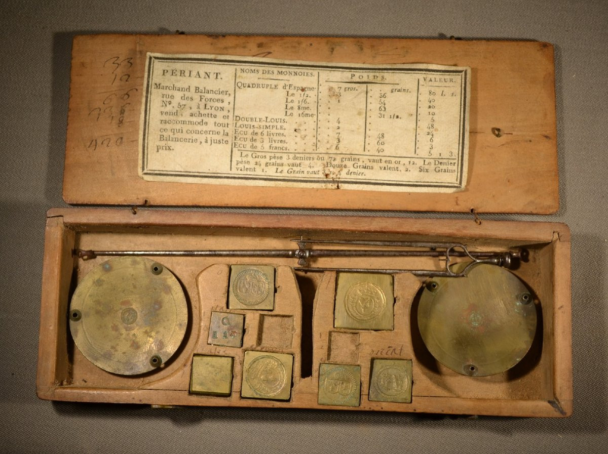 Balance de changeur par Jean Robert. Lyon datée 1686. France 17°siècle.-photo-5