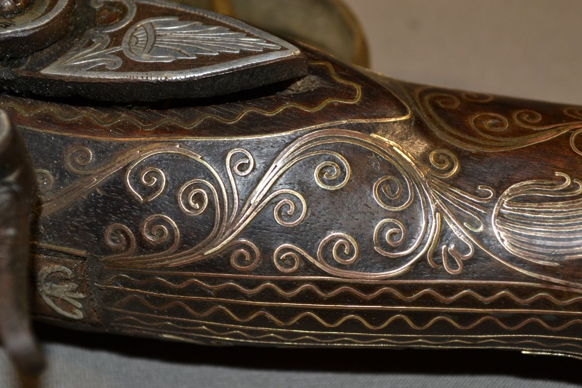 Fusil à silex incrusté d'argent. Empire Ottoman vers 1800. -photo-2