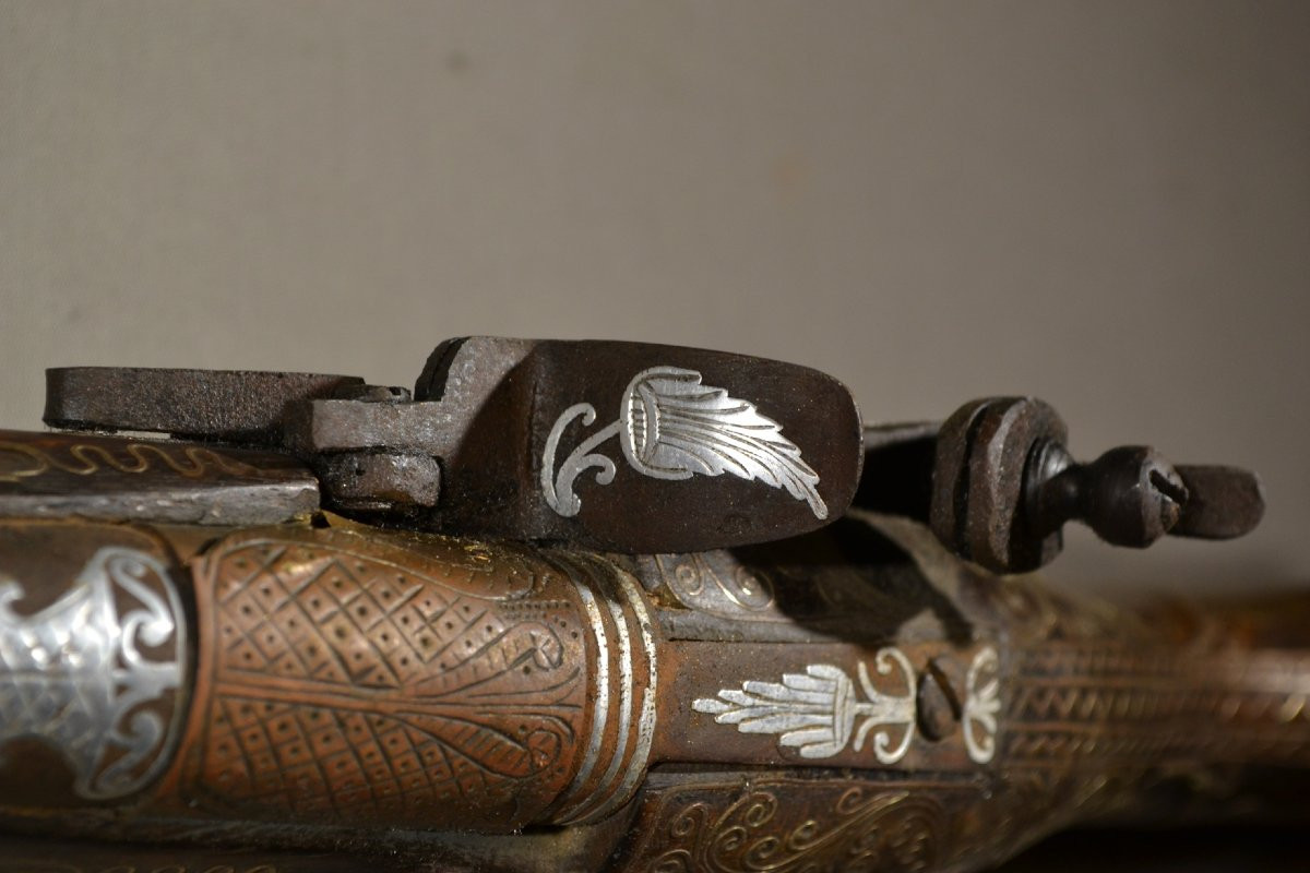 Fusil à silex incrusté d'argent. Empire Ottoman vers 1800. -photo-4