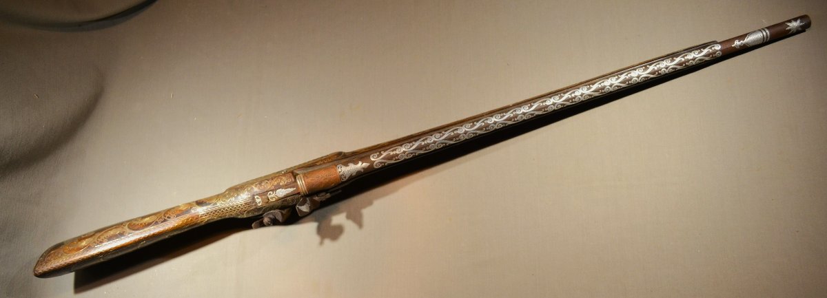 Fusil à silex incrusté d'argent. Empire Ottoman vers 1800. -photo-7