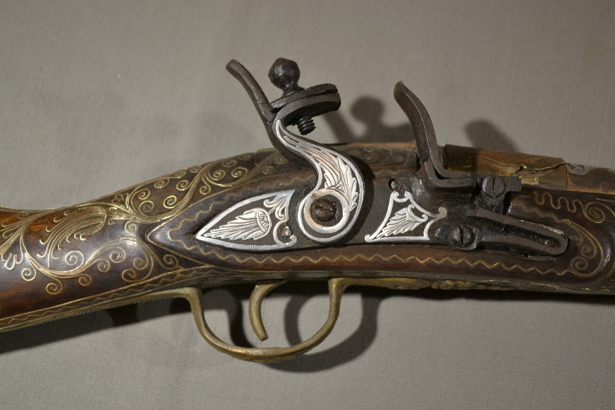 Fusil à silex incrusté d'argent. Empire Ottoman vers 1800. 