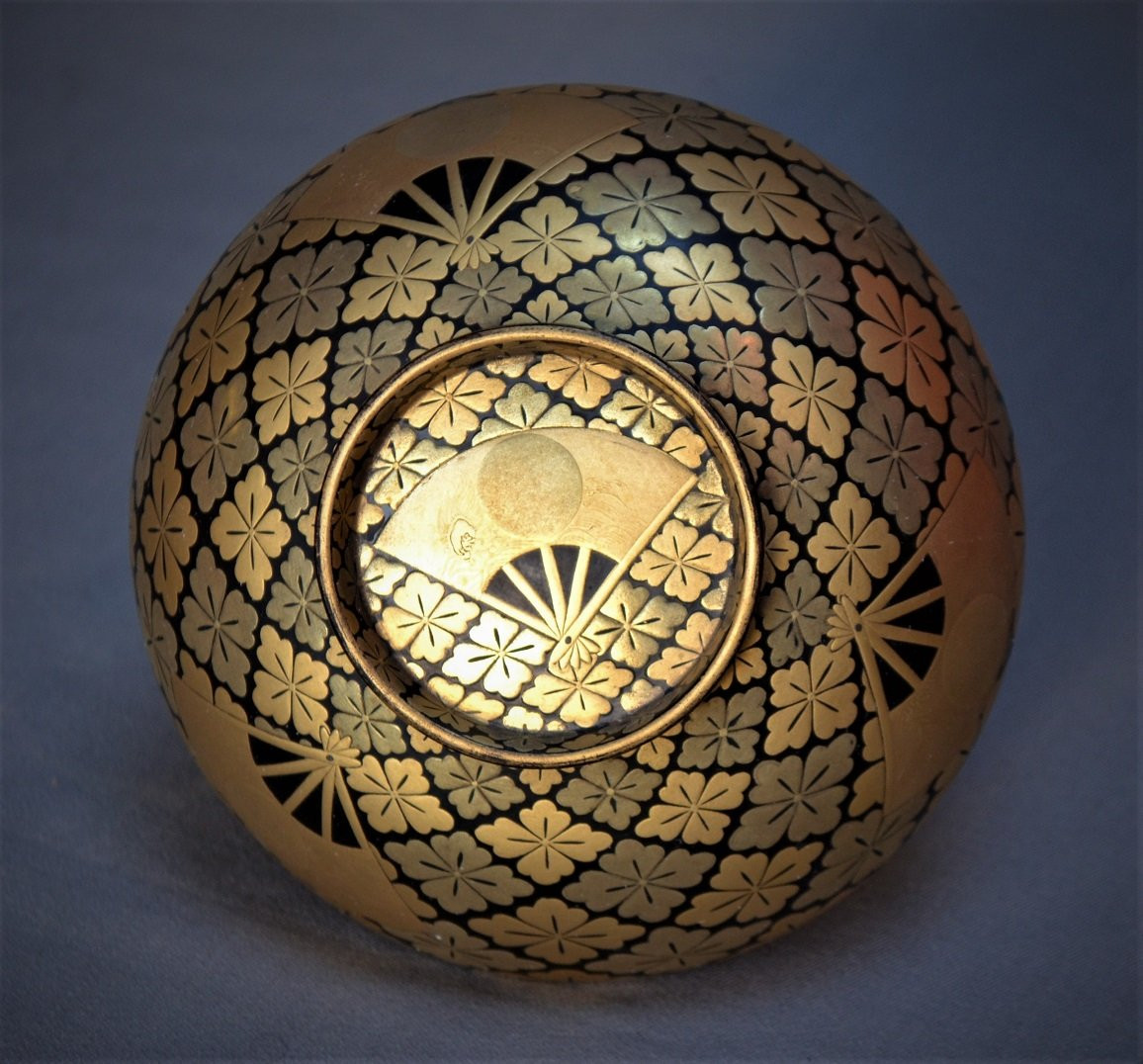 Covered Lacquered Wooden Bowl. Japan, Meiji Period. -photo-1