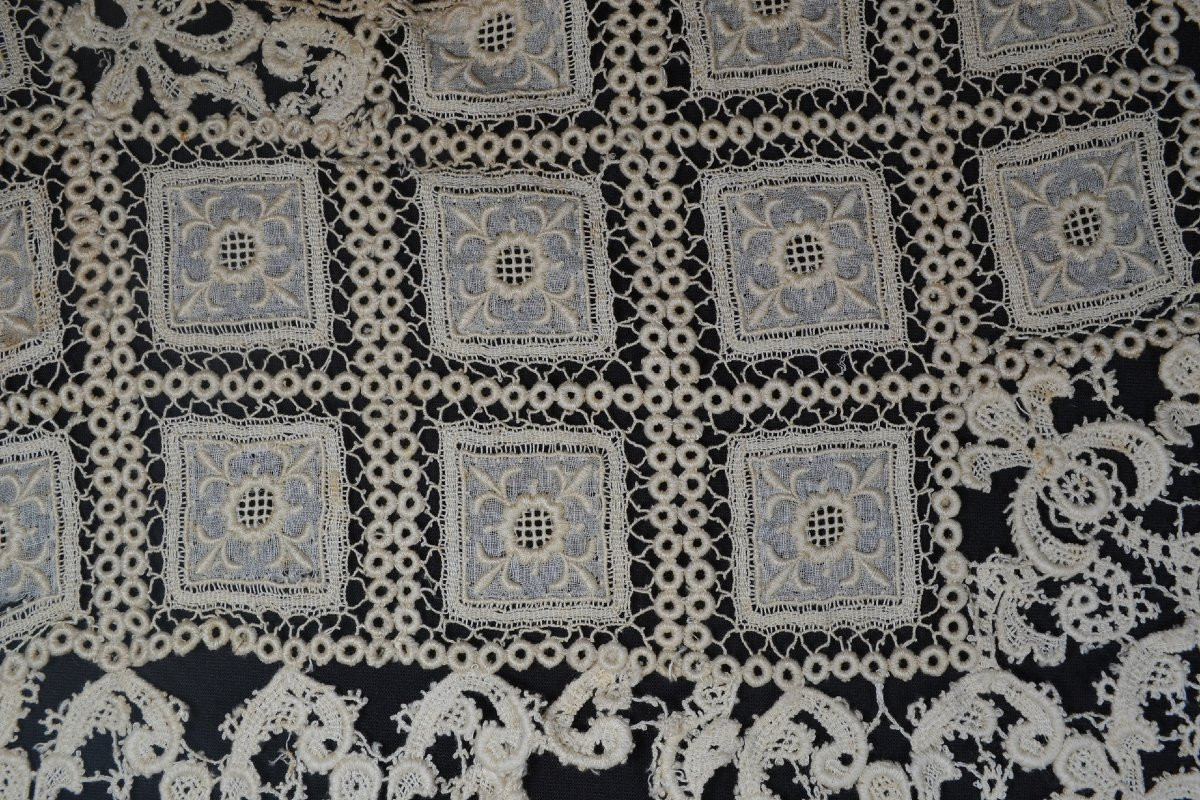 Large Needle Lace Collar. France Or Italy, 17th Century. -photo-3