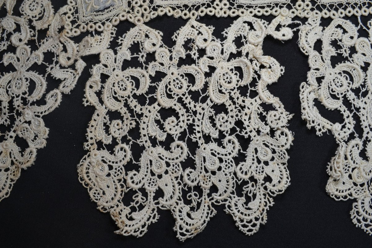Large Needle Lace Collar. France Or Italy, 17th Century. -photo-3