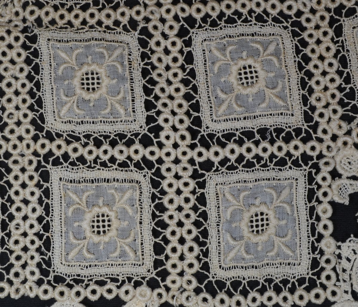 Large Needle Lace Collar. France Or Italy, 17th Century. -photo-4