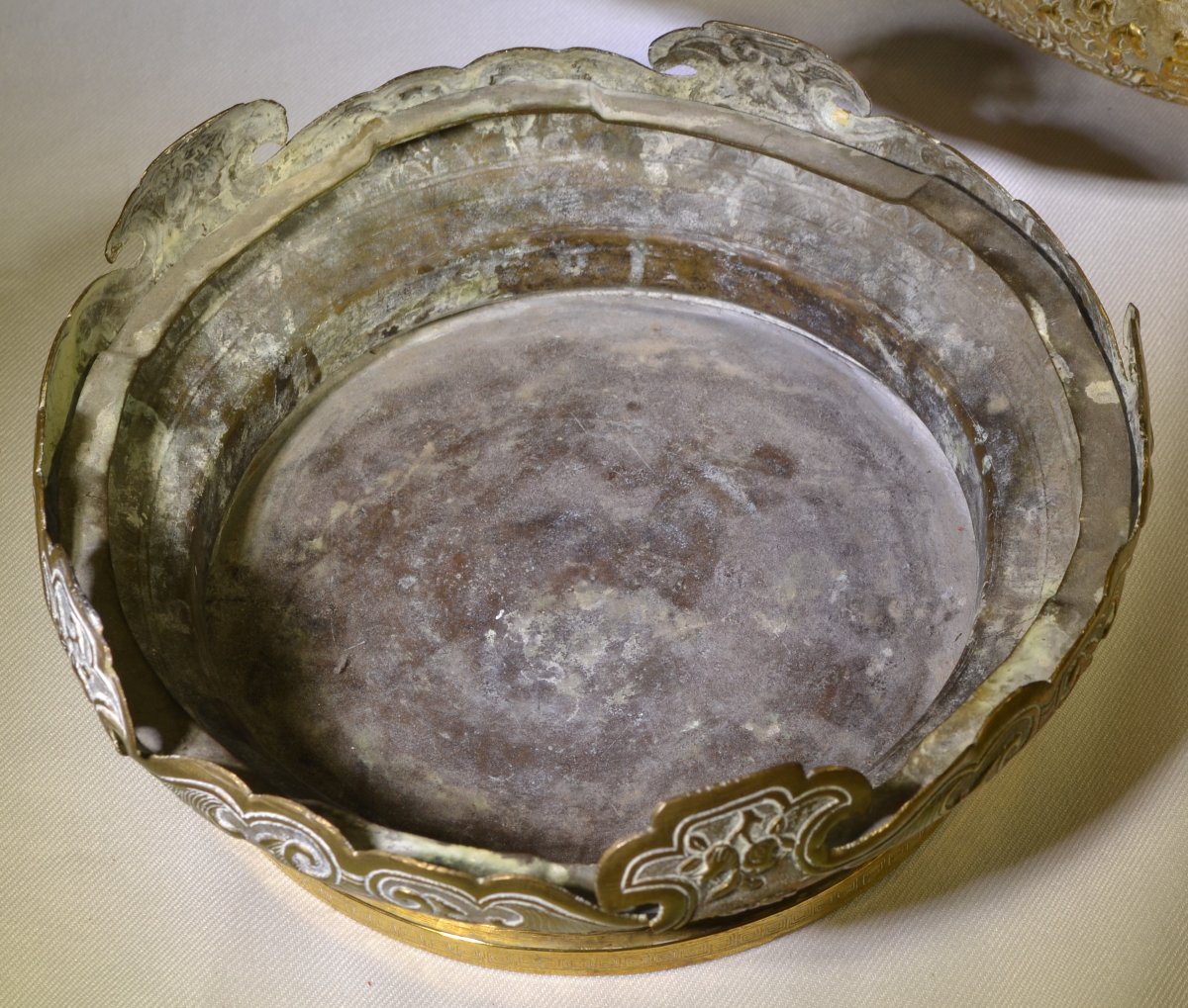 Brûle parfums en bronze repoussé. Vietnam 19°siècle.  -photo-7