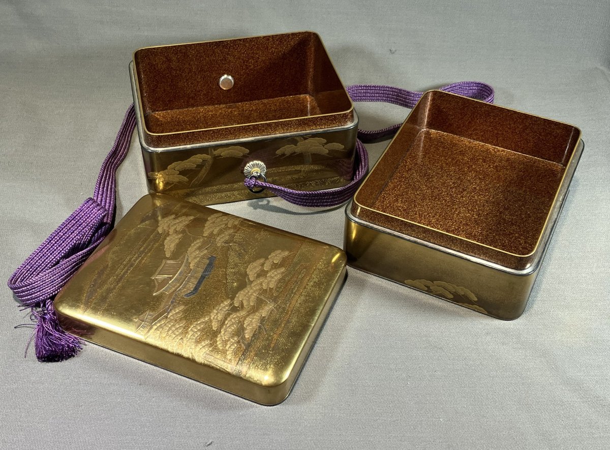 Gold Lacquer Box. Japan, Meiji Period, Late 19th Century.-photo-2