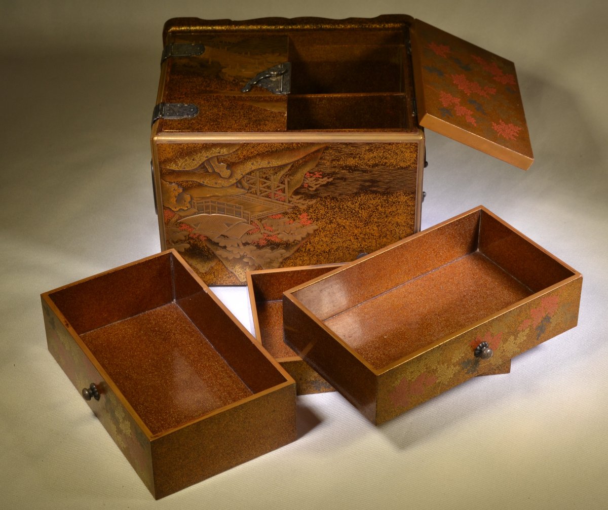 Japanese Gold Lacquer Cabinet (kodansu). Japan, Edo Period. 18th Century.  -photo-3