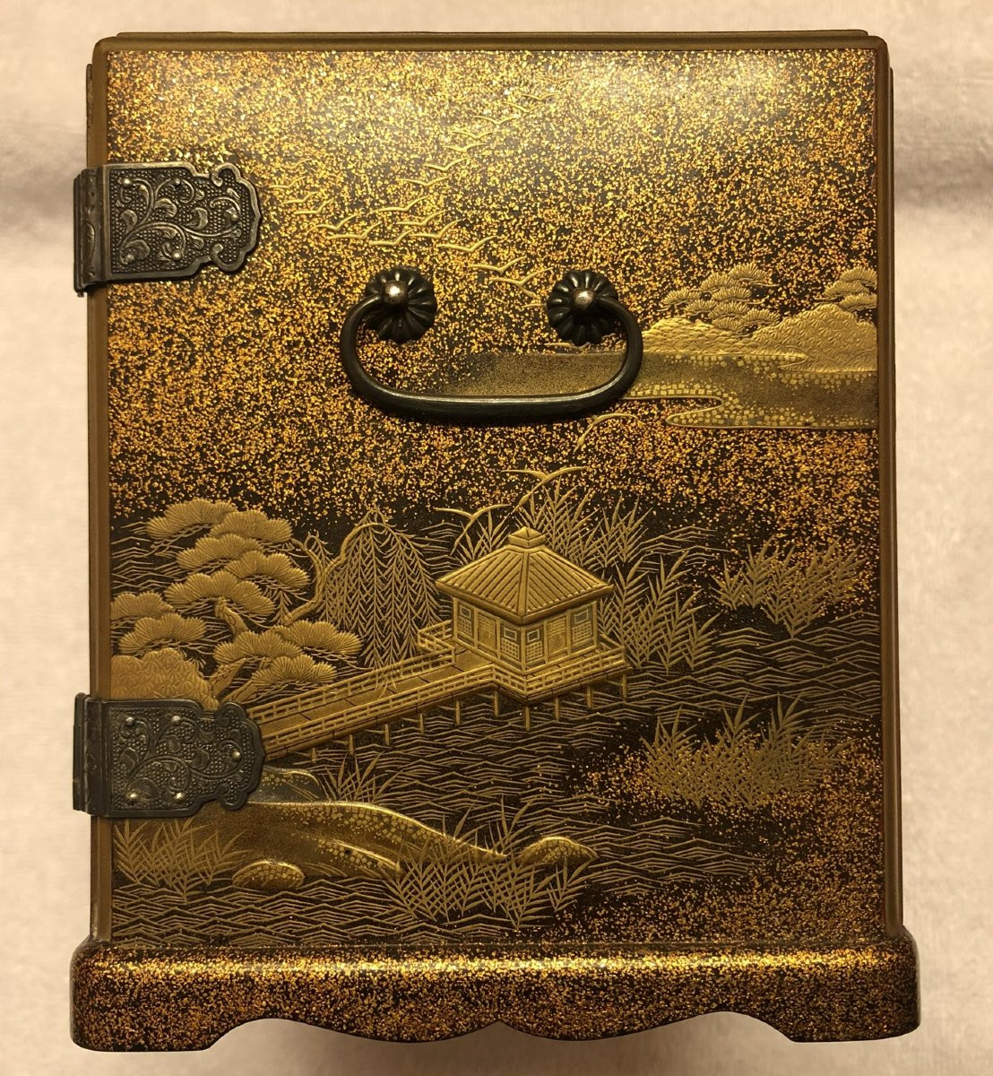 Japanese Gold Lacquer Cabinet (kodansu). Japan, Edo Period. 18th Century.  -photo-3